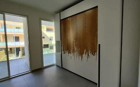 Modern And Spacious Appartement With Beach View.